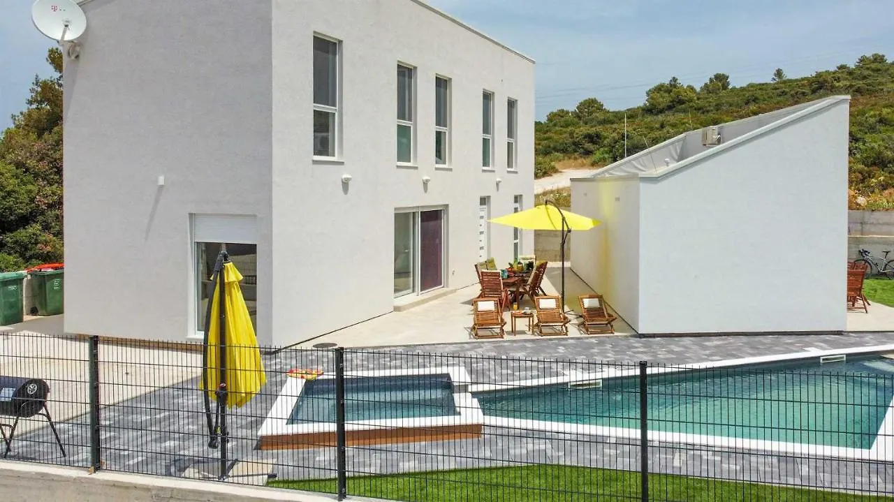 Beautiful Villa Silente With Pool, Whirpool And Sa Sukosan
