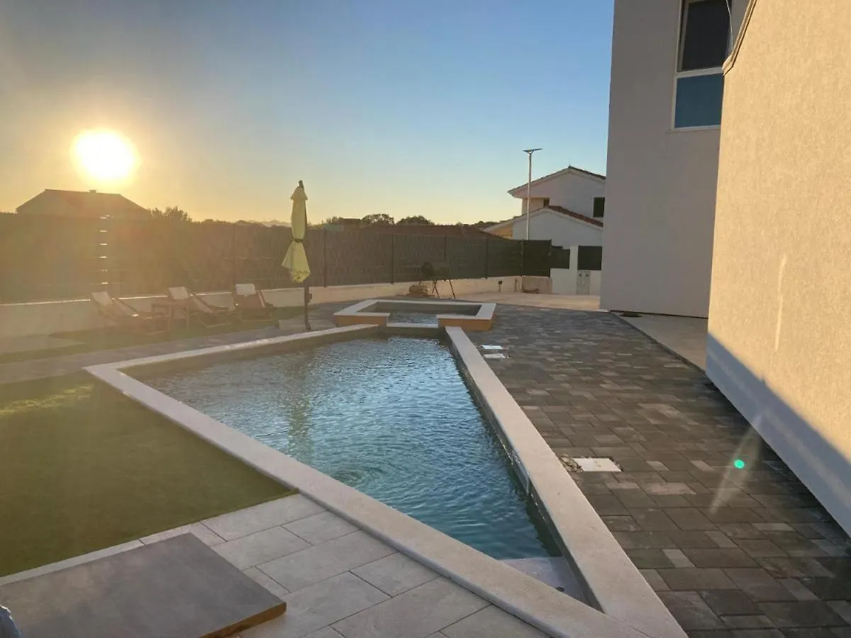 Beautiful Villa Silente With Pool, Whirpool And Sa Sukosan